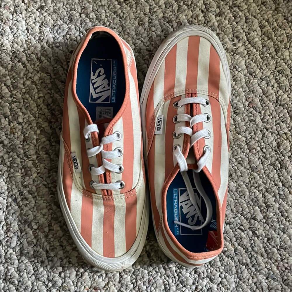 Vans size: Men’s 6 Women’s 7.5